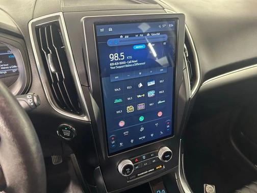 Iconic Silver Metallic 2024 Ford Edge Titanium