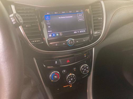 Summit White 2020 Chevrolet Trax Premier