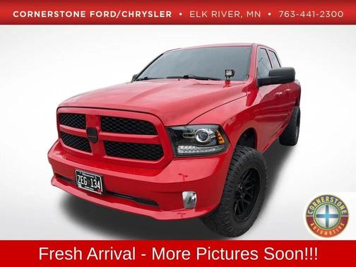 Brilliant Black Crystal Pearlcoat 2016 RAM 1500 Tradesman/Express