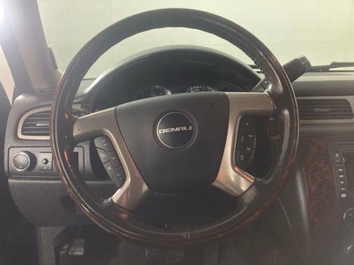 Carbon Black Metallic 2011 GMC Yukon XL Denali