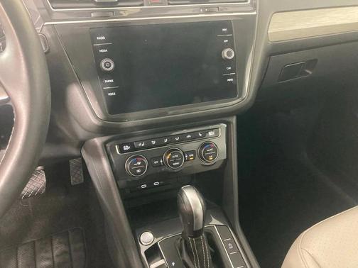 Pure White 2021 Volkswagen Tiguan 2.0T SEL