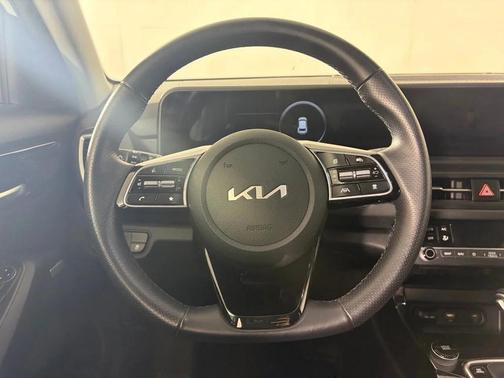 White 2024 Kia Seltos SX Turbo
