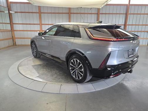 Argent Silver Metallic 2024 Cadillac LYRIQ Sport