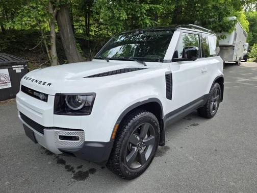 2023 Land Rover Defender 90 SE
