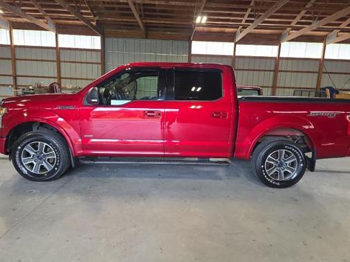 Ruby Red Metallic Tinted Clearcoat 2016 Ford F-150 XLT