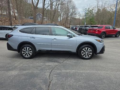 Ice Silver Metallic 2020 Subaru Outback Premium