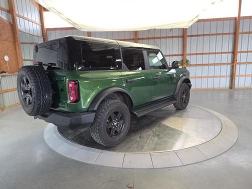 Eruption Green Metallic 2025 Ford Bronco Outer Banks