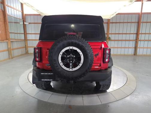 Hot Pepper Red Metallic Tinted Clearcoat 2023 Ford Bronco Outer Banks