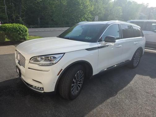Pristine White Metallic Tri-Coat 2020 Lincoln Aviator Reserve AWD
