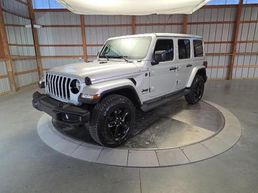 2023 Jeep Wrangler 4-Door Sahara Altitude