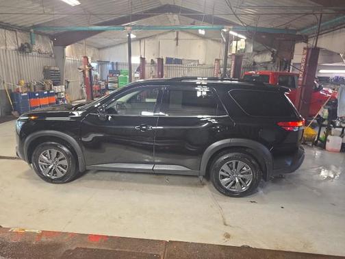 Super Black 2024 Nissan Pathfinder SV 4WD