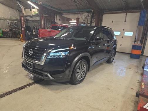 Super Black 2024 Nissan Pathfinder SV 4WD