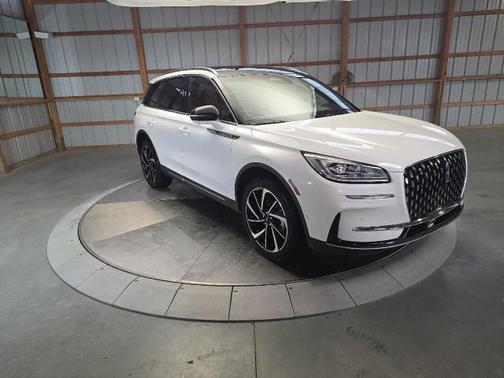 Pristine White Metallic Tri-Coat 2023 Lincoln Corsair Reserve