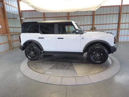 Oxford White 2025 Ford Bronco Outer Banks