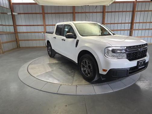 Oxford White 2024 Ford Maverick XLT
