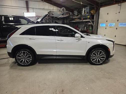Crystal White Tricoat 2024 Cadillac XT4 Sport