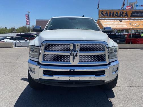 Bright White Clearcoat 2018 RAM 2500 Laramie