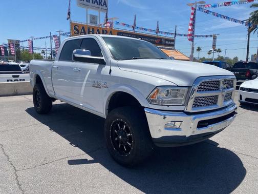 Bright White Clearcoat 2018 RAM 2500 Laramie
