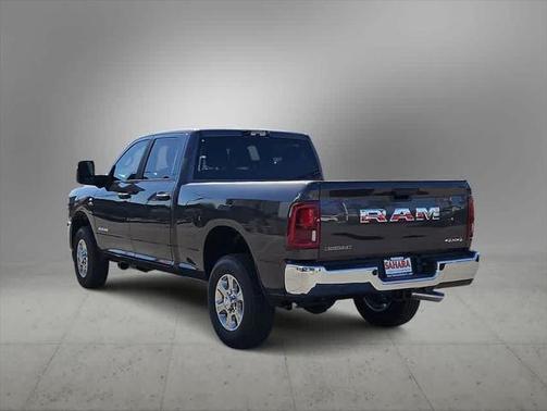 2025 RAM 3500 Big Horn 4x4 Crew Cab 64 Box