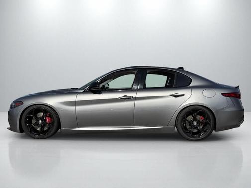 Stromboli Gray Metallic 2020 Alfa Romeo Giulia Ti