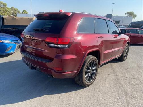 2022 Jeep Grand Cherokee Laredo