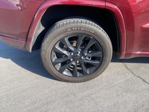2022 Jeep Grand Cherokee Laredo