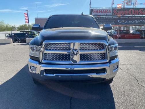 Brilliant Black Crystal Pearlcoat 2017 RAM 2500 Laramie