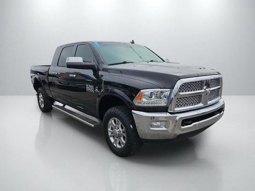 Brilliant Black Crystal Pearlcoat 2017 RAM 2500 Laramie