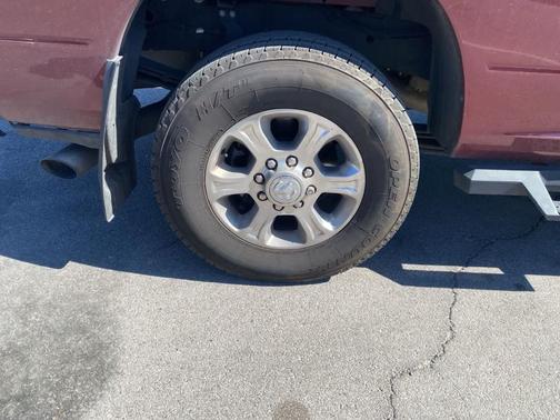 Delmonico Red Pearlcoat 2022 RAM 3500 Big Horn