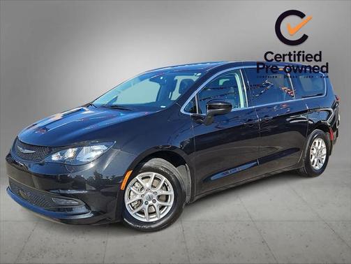 2023 Chrysler Voyager LX