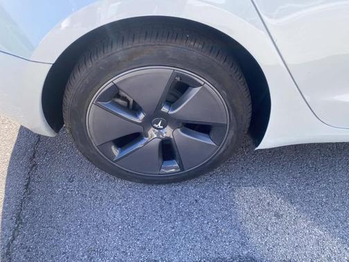 White 2023 Tesla Model 3 Base