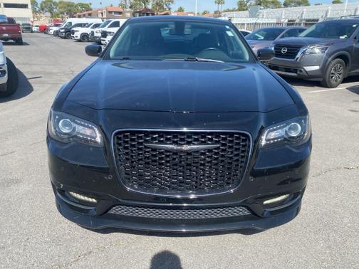 Gloss Black 2022 Chrysler 300 Touring L