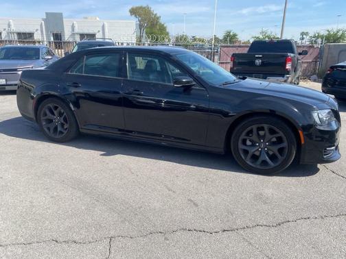 Gloss Black 2022 Chrysler 300 Touring L