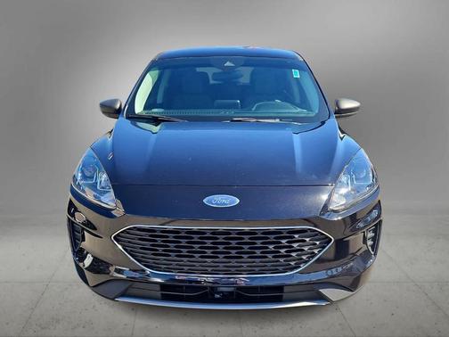 Agate Black Metallic 2022 Ford Escape SE
