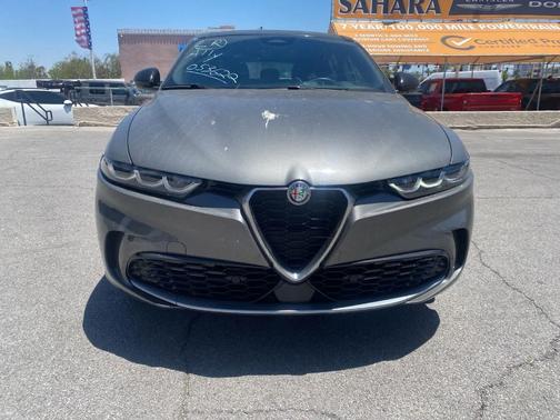 Metallic 2024 Alfa Romeo Tonale Ti