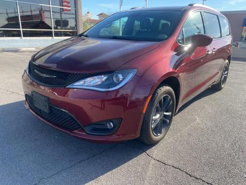 Velvet Red Pearlcoat 2020 Chrysler Pacifica Launch Edition