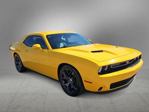 Yellow Jacket Clearcoat 2017 Dodge Challenger SXT