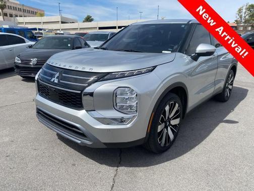 Alloy Silver Metallic 2025 Mitsubishi Outlander SE