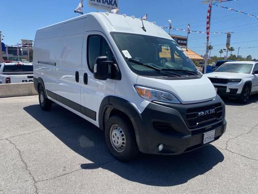 Bright White Clearcoat 2026 RAM ProMaster 2500 High Roof