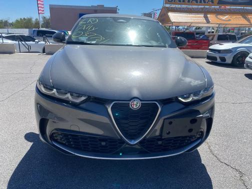 Metallic 2024 Alfa Romeo Tonale Ti
