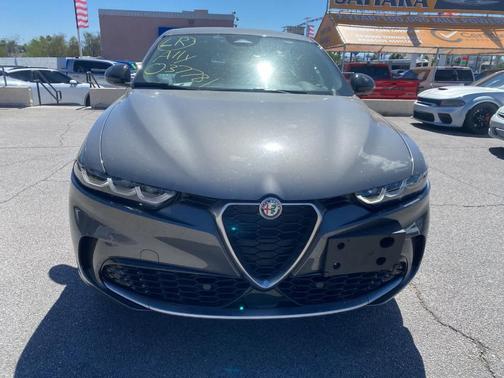 Metallic 2024 Alfa Romeo Tonale Ti