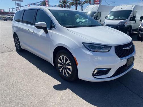 2023 Chrysler Pacifica Hybrid Touring L