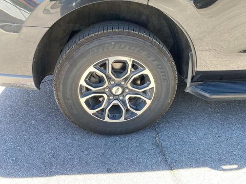 Agate Black Metallic 2024 Ford Expedition XLT
