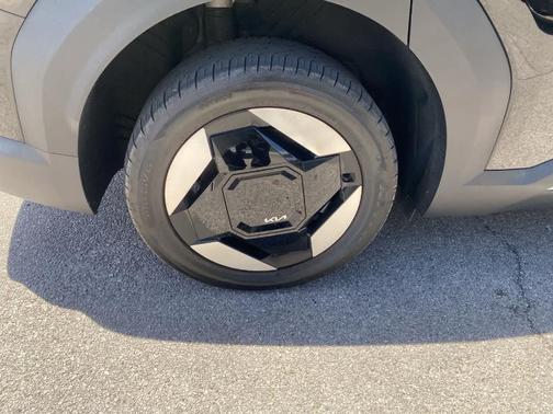 Aurora Black Pearl 2024 Kia EV9 Light Long Range
