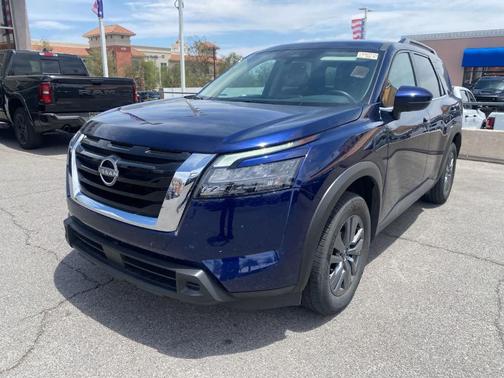 Deep Ocean Blue 2025 Nissan Pathfinder SV