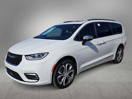 Bright White Clearcoat 2026 Chrysler Pacifica Pinnacle