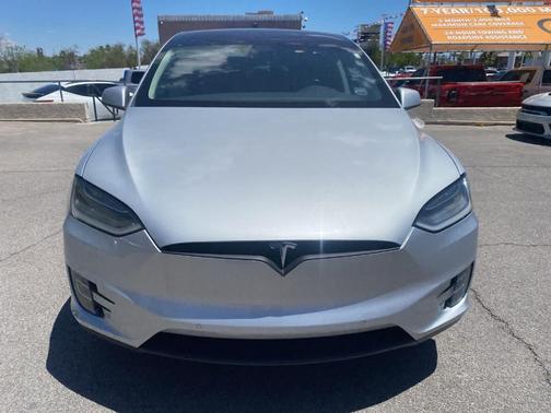 White 2018 Tesla Model X 75D