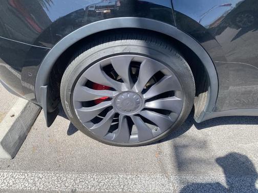 Black 2021 Tesla Model Y Performance