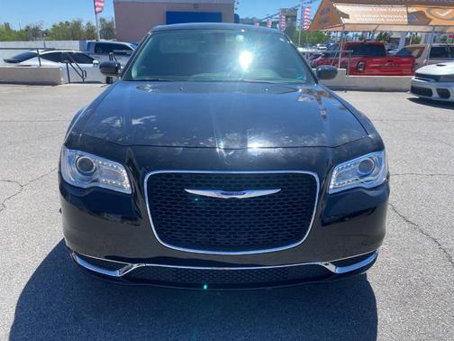 Gloss Black 2019 Chrysler 300 Touring