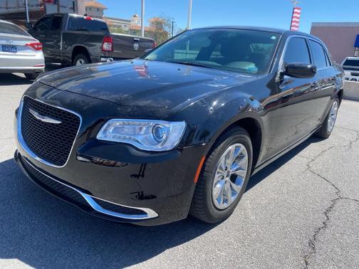 Gloss Black 2019 Chrysler 300 Touring